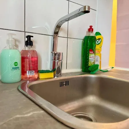 Workers - 2 Bedroom - Free Parking - Near Volvo Göteborg