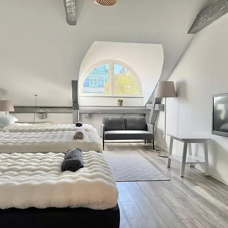 Workers Hq • 7br • 16 Beds • Center 公寓