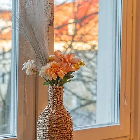 Apartman Scandi-boho 1br Calm & Well-connected Location