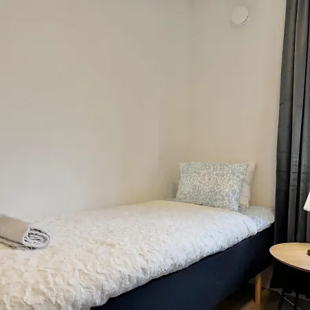 Апартаменты Workers - 3 Bedroom - 7 Beds - Tv In Each - Parking