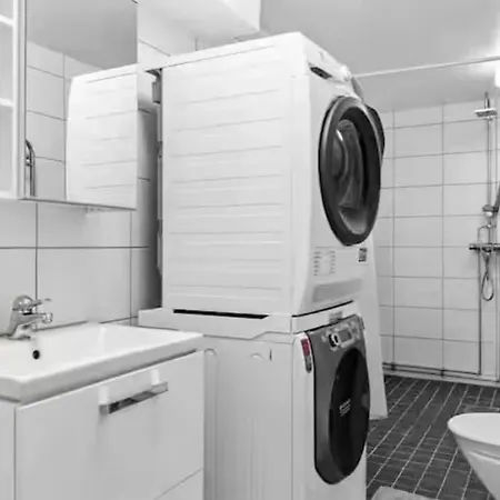 Appartement Rymligt Och Haerligt Radhus I