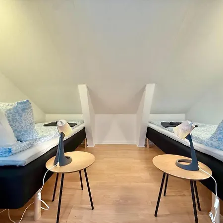 Workers - 2 Bedroom - Free Parking - Near Volvo Apartment
