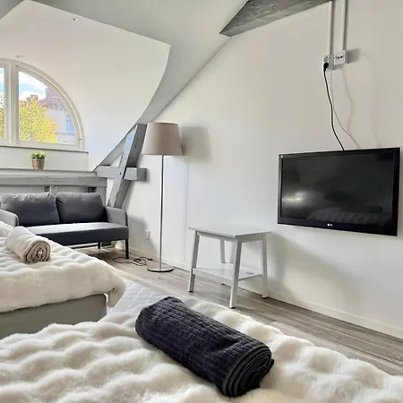 公寓 Workers Hq • 7br • 16 Beds • Center