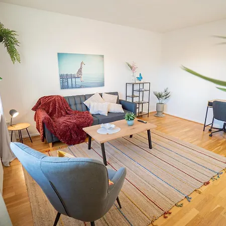 Apartman Scandi-boho 1br Calm & Well-connected Location