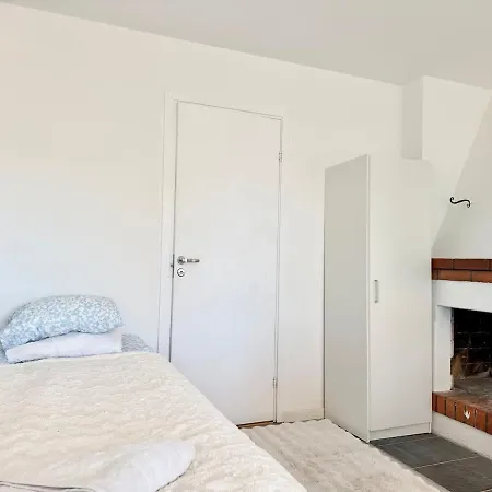 Апартаменты Workers - 3 Bedroom - 7 Beds - Tv In Each - Parking Гётеборг