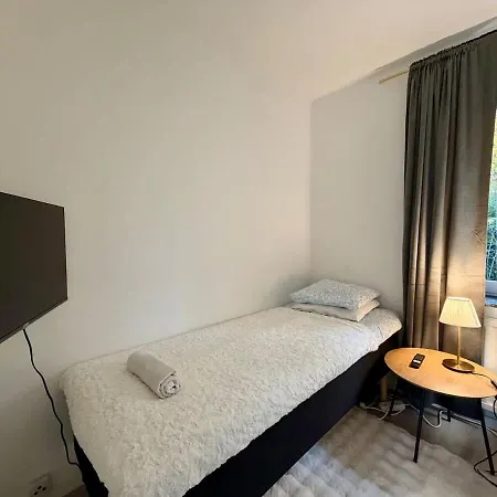 Апартаменты Workers - 3 Bedroom - 7 Beds - Tv In Each - Parking *