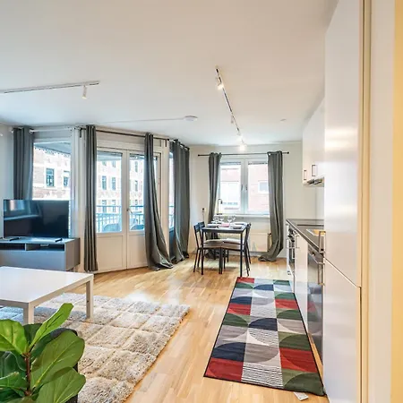 Chic 1br With Balcony In - Prime Location Göteborg
