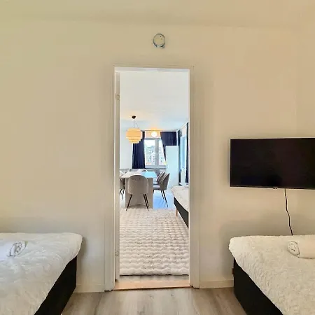 Workers - 3 Bedroom - 7 Beds - Tv In Each - Parking Апартаменты Гётеборг