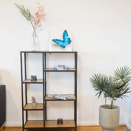 Scandi-boho 1br Calm & Well-connected Location Apartman