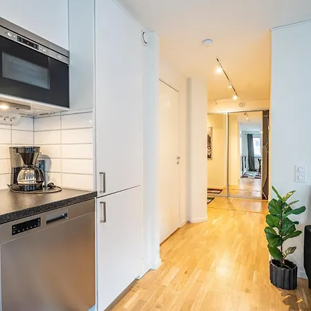 Lejlighed Chic 1br With Balcony In - Prime Location