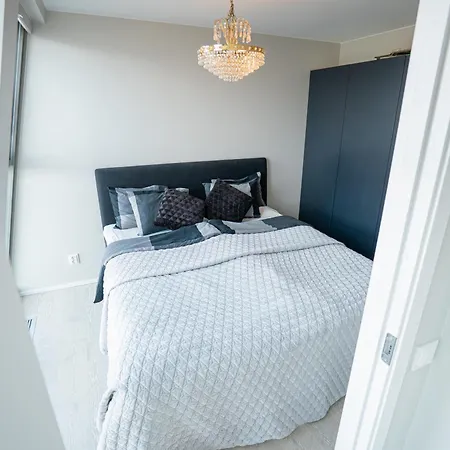 Floor With Rooftop, 1br In Great Location شقة *