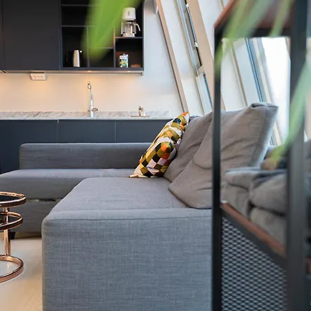 Lägenhet Floor With Rooftop, 1br In Great Location *