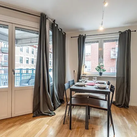 Lejlighed Chic 1br With Balcony In - Prime Location