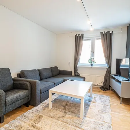 Chic 1br With Balcony In - Prime Location