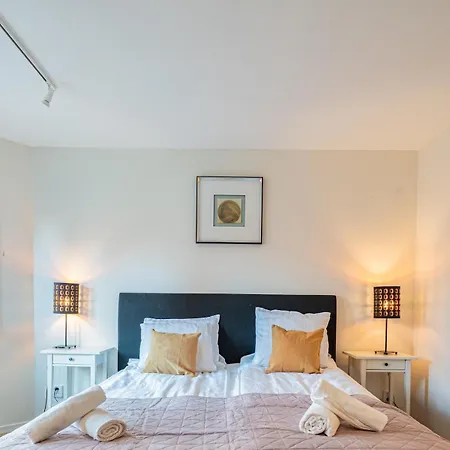 Chic 1br With Balcony In - Prime Location Göteborg