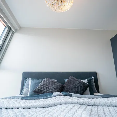 Floor With Rooftop, 1br In Great Location غوتنبرغ