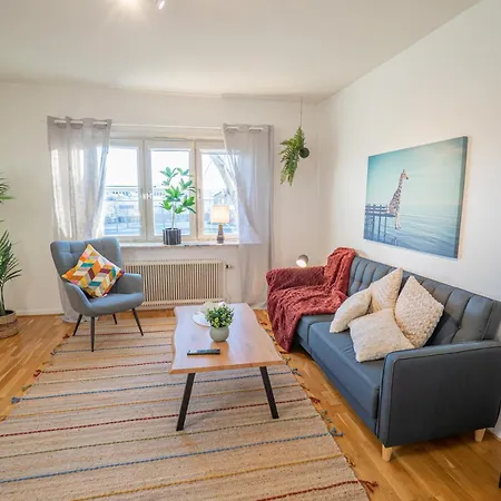 Scandi-boho 1br Calm & Well-connected Location Apartman