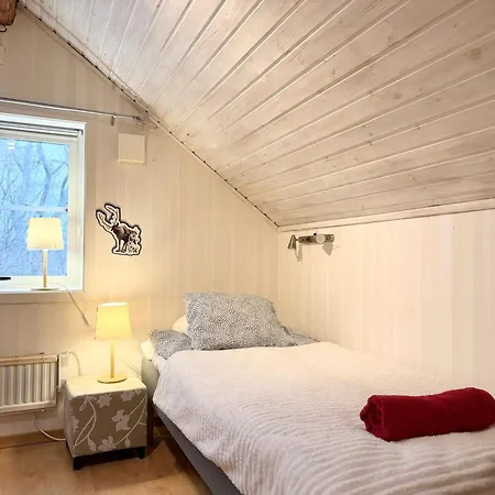 Workers - 8 Beds - Free Parking - Near Volvo Apartament