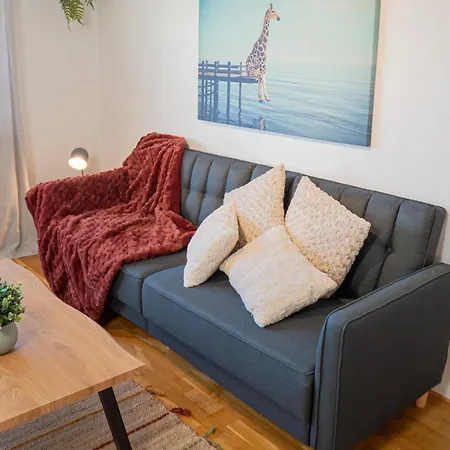 Apartman Scandi-boho 1br Calm & Well-connected Location *