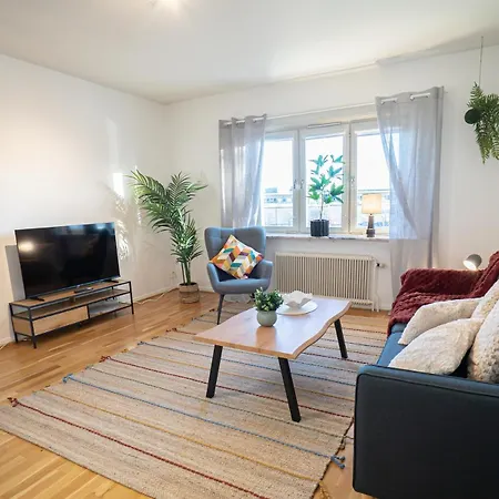 Scandi-boho 1br Calm & Well-connected Location *