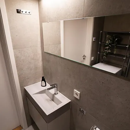Floor With Rooftop, 1br In Great Location Lägenhet *