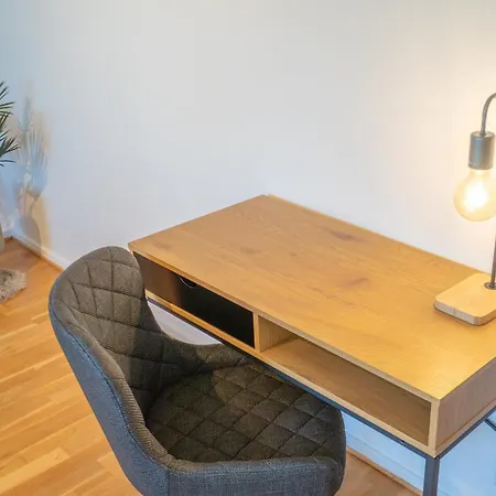 Scandi-boho 1br Calm & Well-connected Location 哥德堡