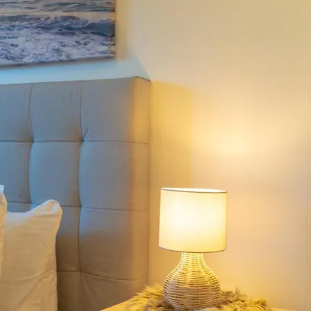 Scandi-boho 1br Calm & Well-connected Location Apartman *