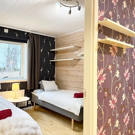 Workers - 8 Beds - Free Parking - Near Volvo *