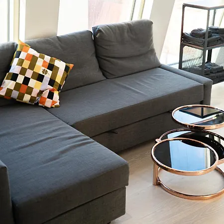Floor With Rooftop, 1br In Great Location Lägenhet