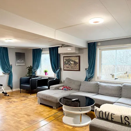 Workers - 8 Beds - Free Parking - Near Volvo Göteborg
