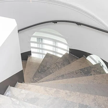 Big Bright Loft On Andra Langgatan Daire *