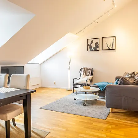 Big Bright Loft On Andra Langgatan