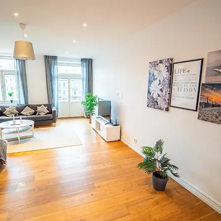 Grand 3br At Vasaplatsen Göteborg