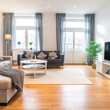 Grand 3br At Vasaplatsen Lägenhet