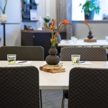 Radisson Blu Riverside 4*