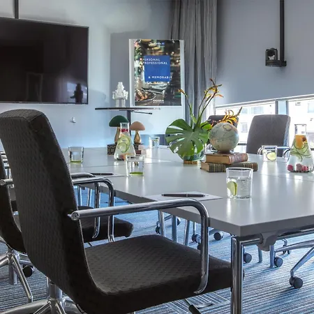 Radisson Blu Riverside Otel 4*