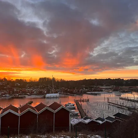 Modern Stor Nära Havet Och 10 Min