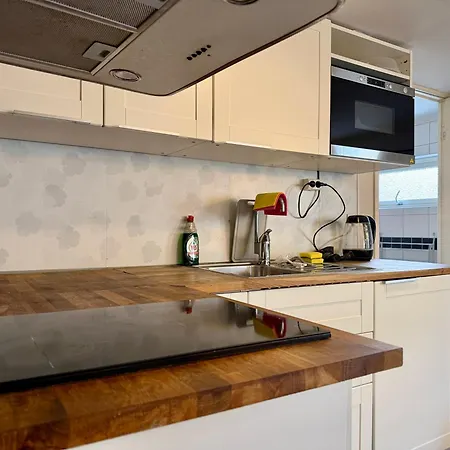 Workers - 4br - 8 Beds - 2 Kitchens - Volvo *