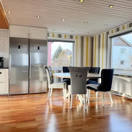 Workers - 4br - 8 Beds - 2 Kitchens - Volvo 펜션 예테보리