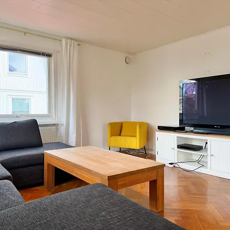 펜션 Workers - 4br - 8 Beds - 2 Kitchens - Volvo