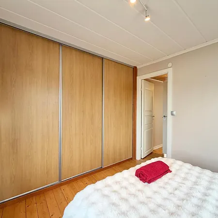 펜션 Workers - 4br - 8 Beds - 2 Kitchens - Volvo 예테보리