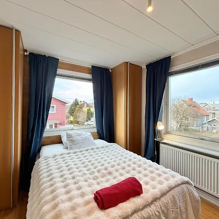 펜션 Workers - 4br - 8 Beds - 2 Kitchens - Volvo 예테보리