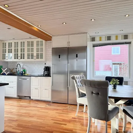 펜션 Workers - 4br - 8 Beds - 2 Kitchens - Volvo 예테보리