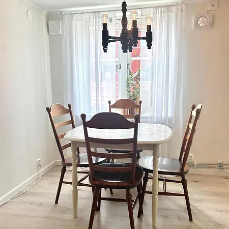 Lejlighed Charmigt Naera Station - 11 Minuter Liseberg *