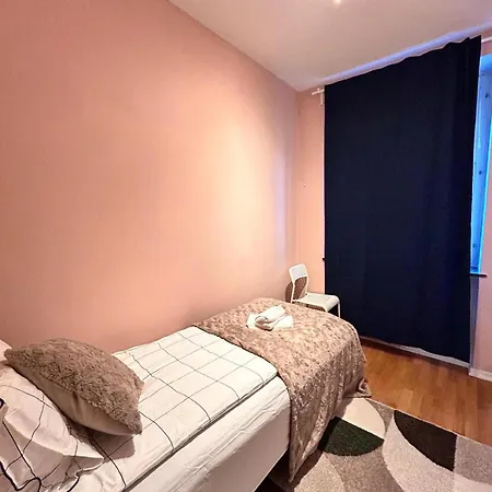 Апартаменты Spacious 4br In Гётеборг
