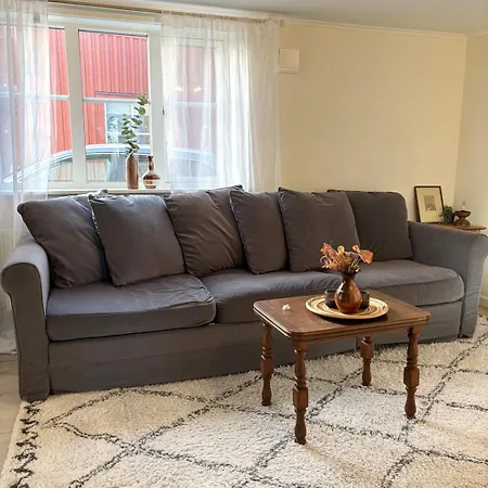 Charmigt Naera Station - 11 Minuter Liseberg Apartman *