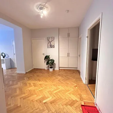 Spacious 4br In *
