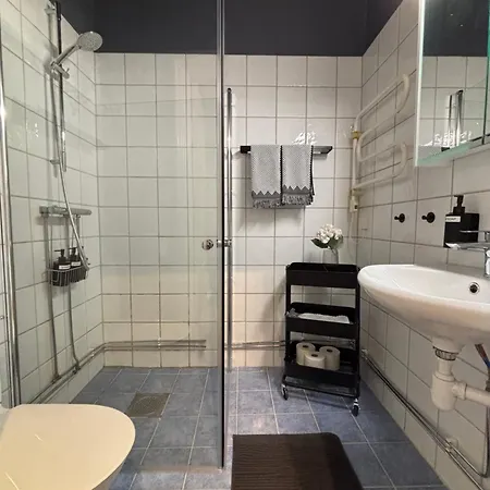 Cozy 1-bedroom That Sleeps 4 People Gotemburgo