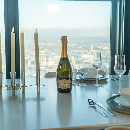 Penthouse 70th Floor Karlatornet