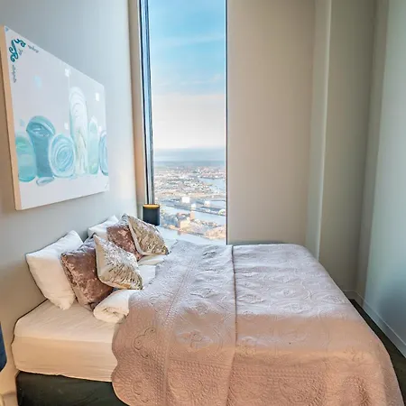 Penthouse 70th Floor Karlatornet